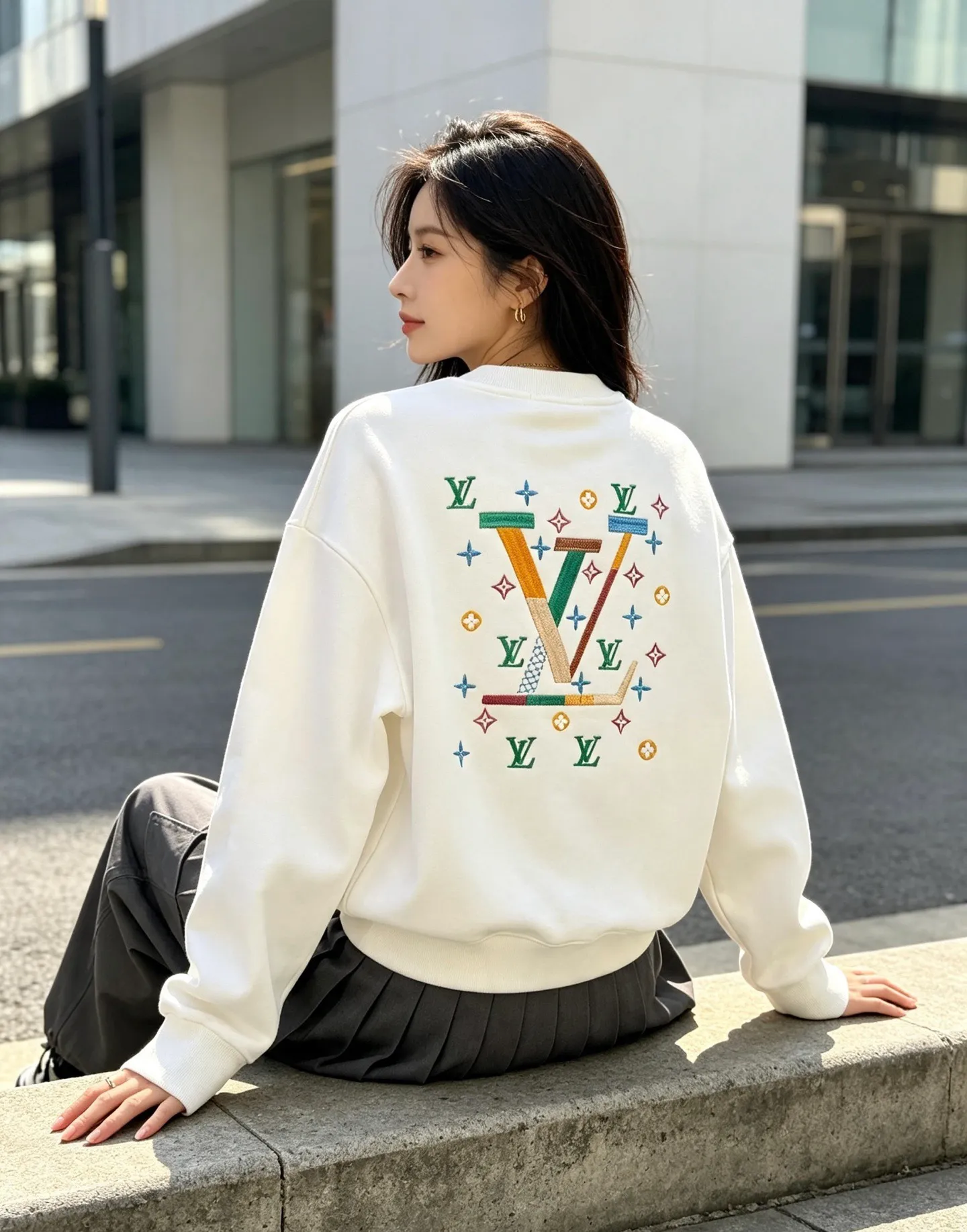 Louis Vuitton/Louis Vuitton colorful presbyopic letter logo embroidered round neck sweatshirt